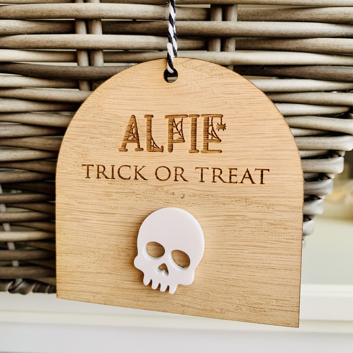 Wooden Arch Boo Basket Tag