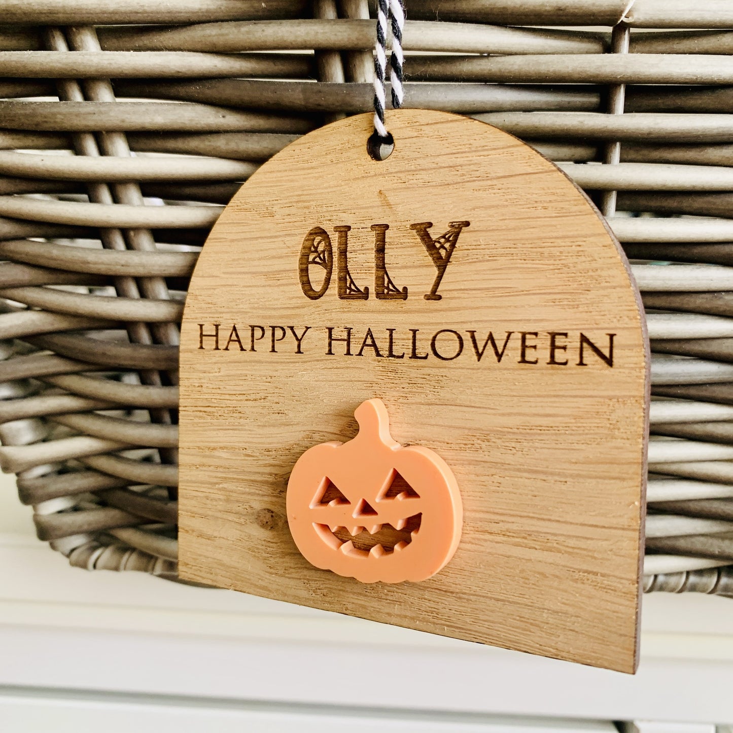 Wooden Arch Boo Basket Tag